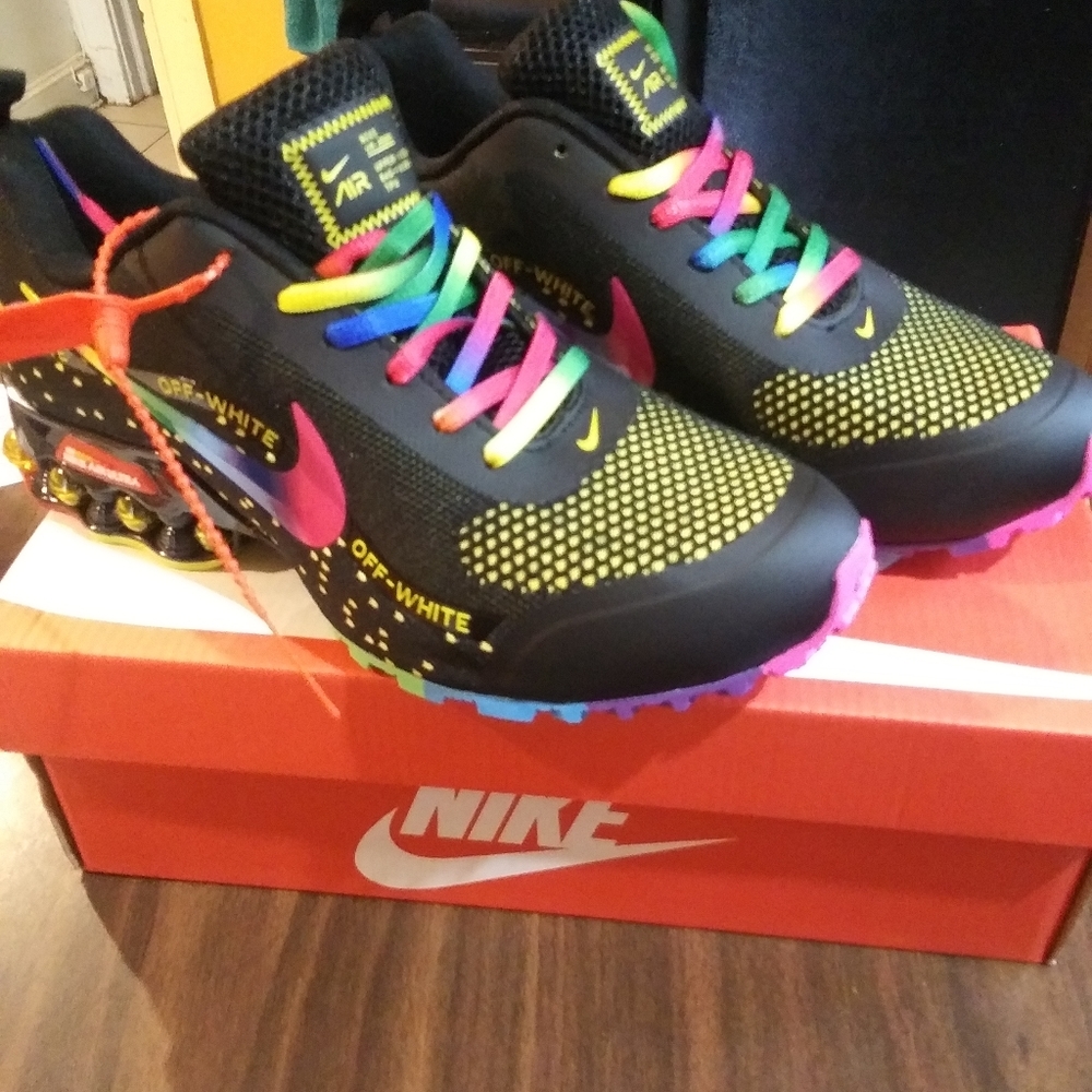 SOLD!!!!!Women's Nike Airmax size. 7